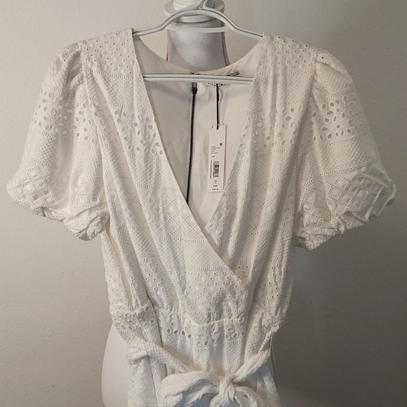 ALICE + OLIVIA PLUNGE NECKLINE ROMPER - Picture 3 of 8